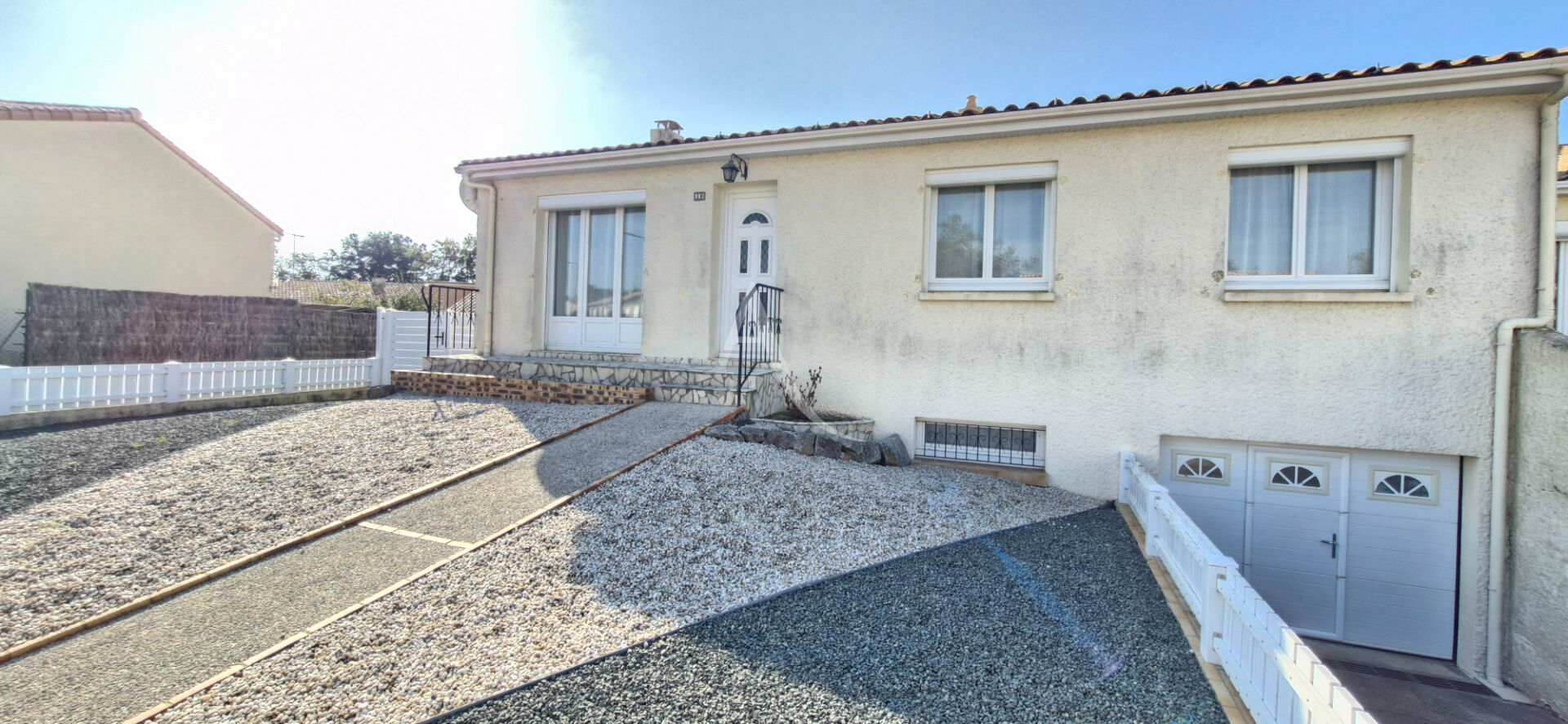 Agence immobilière de 
 L'ADRESSE LABEL IMMO 85 - L'adresse La Roche sur Yon St André d'Ornay 
