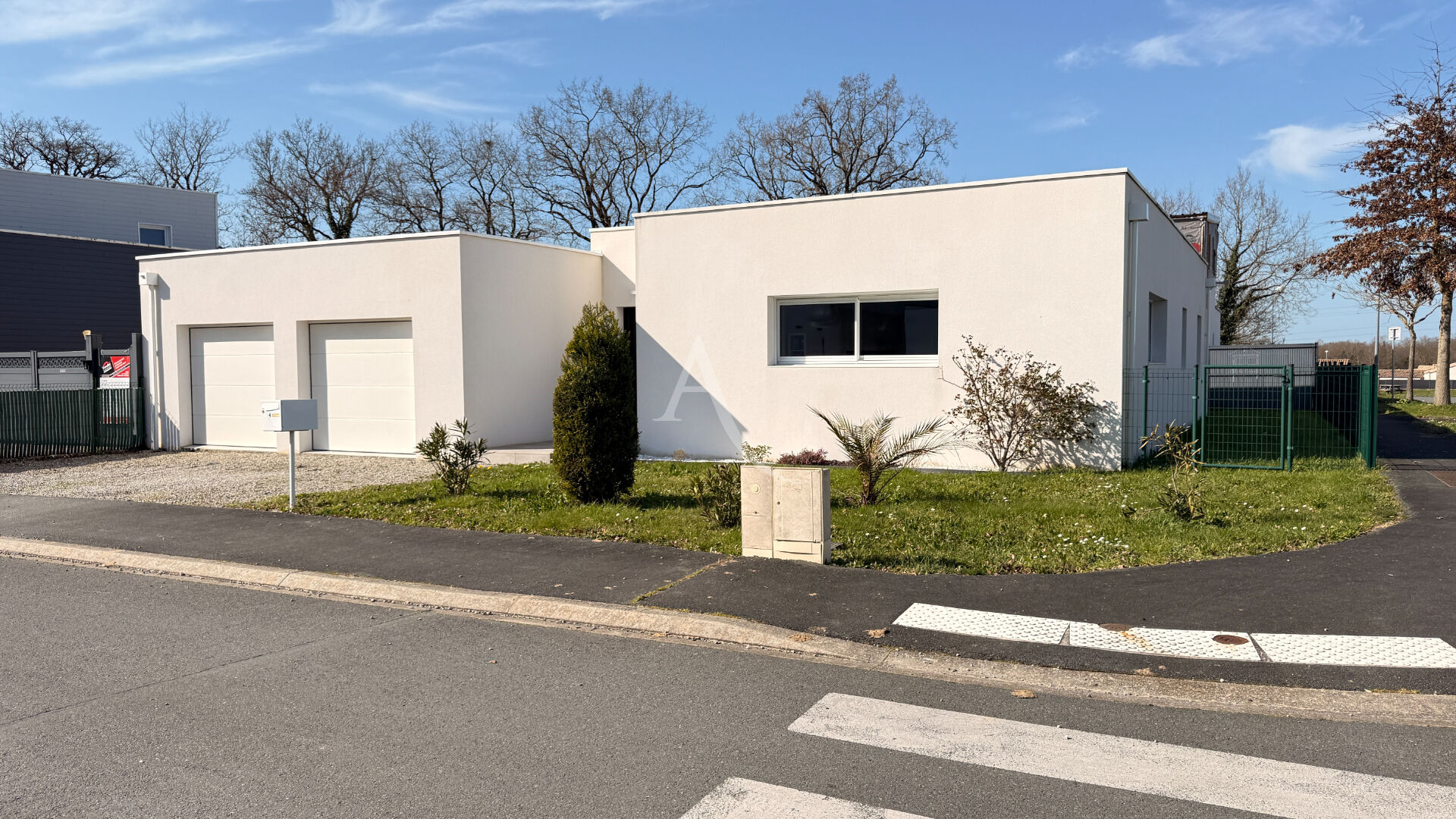 Agence immobilière de 
 L'ADRESSE LABEL IMMO 85 - L'adresse La Roche sur Yon St André d'Ornay 
