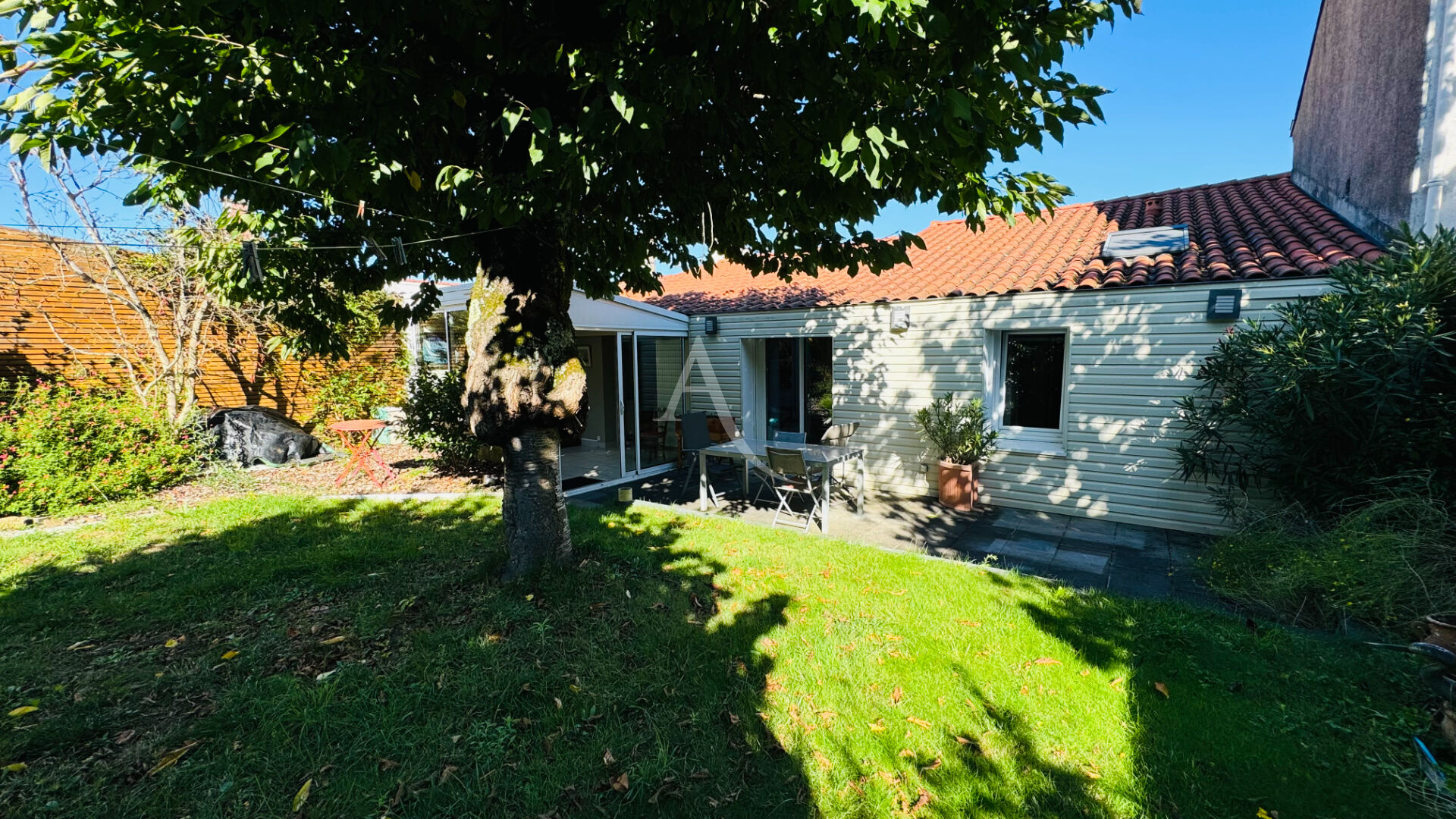 Agence immobilière de 
 L'ADRESSE LABEL IMMO 85 - L'adresse La Roche sur Yon St André d'Ornay 
