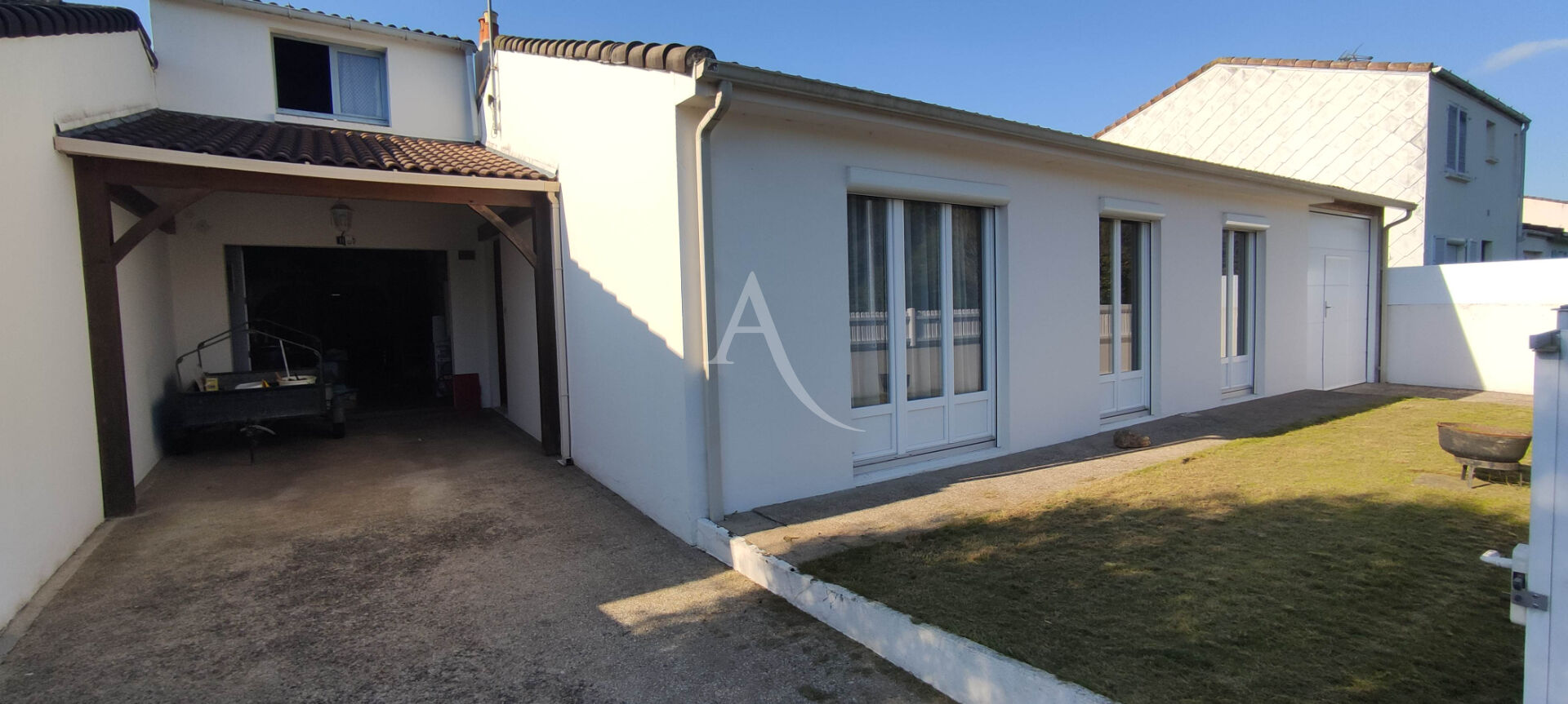 Agence immobilière de 
 L'ADRESSE LABEL IMMO 85 - L'adresse La Roche sur Yon St André d'Ornay 
