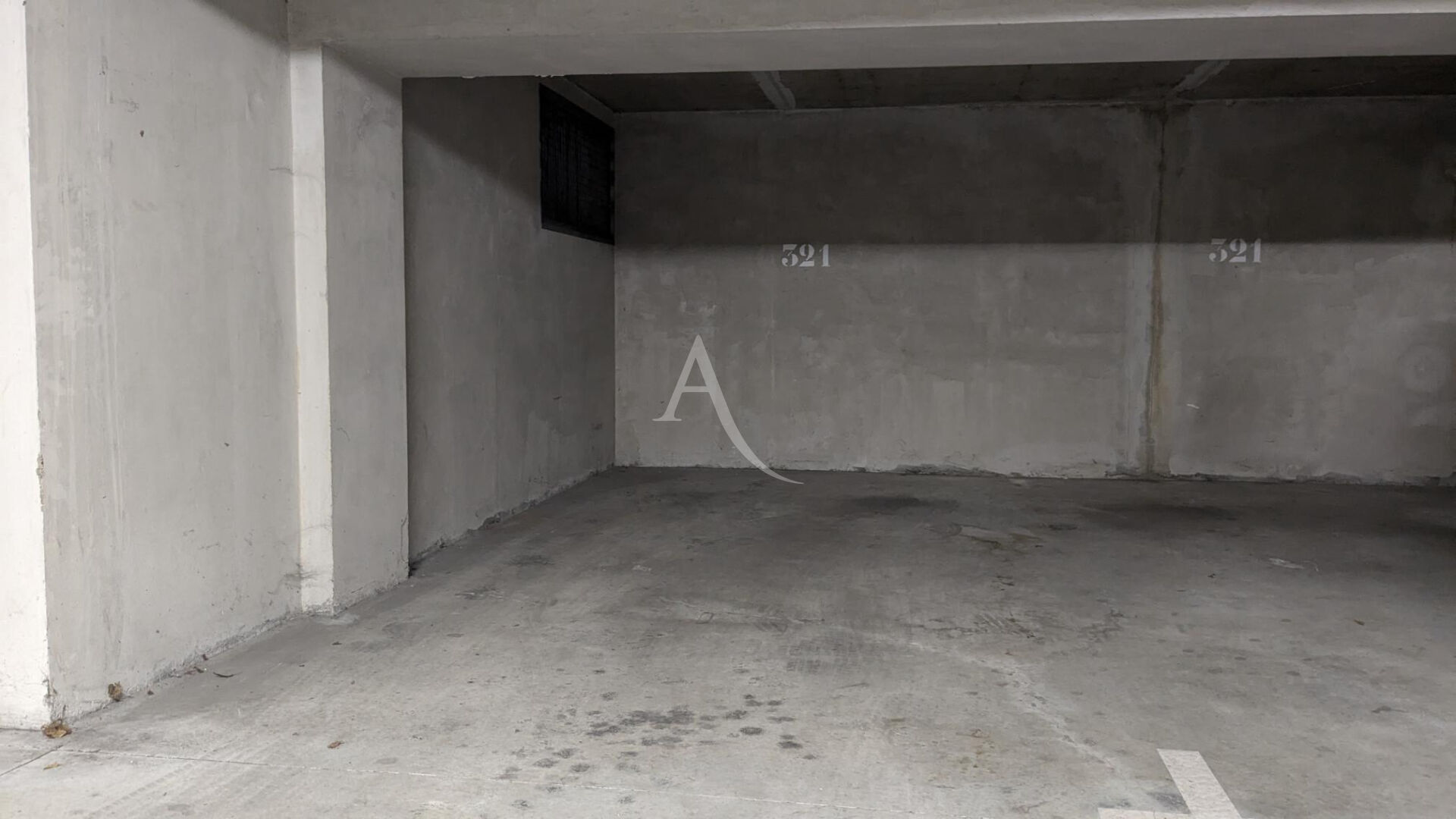 LA ROCHE SUR YON PARKING 15 m² A VENDRE EXCLUSIVITE AMANDA