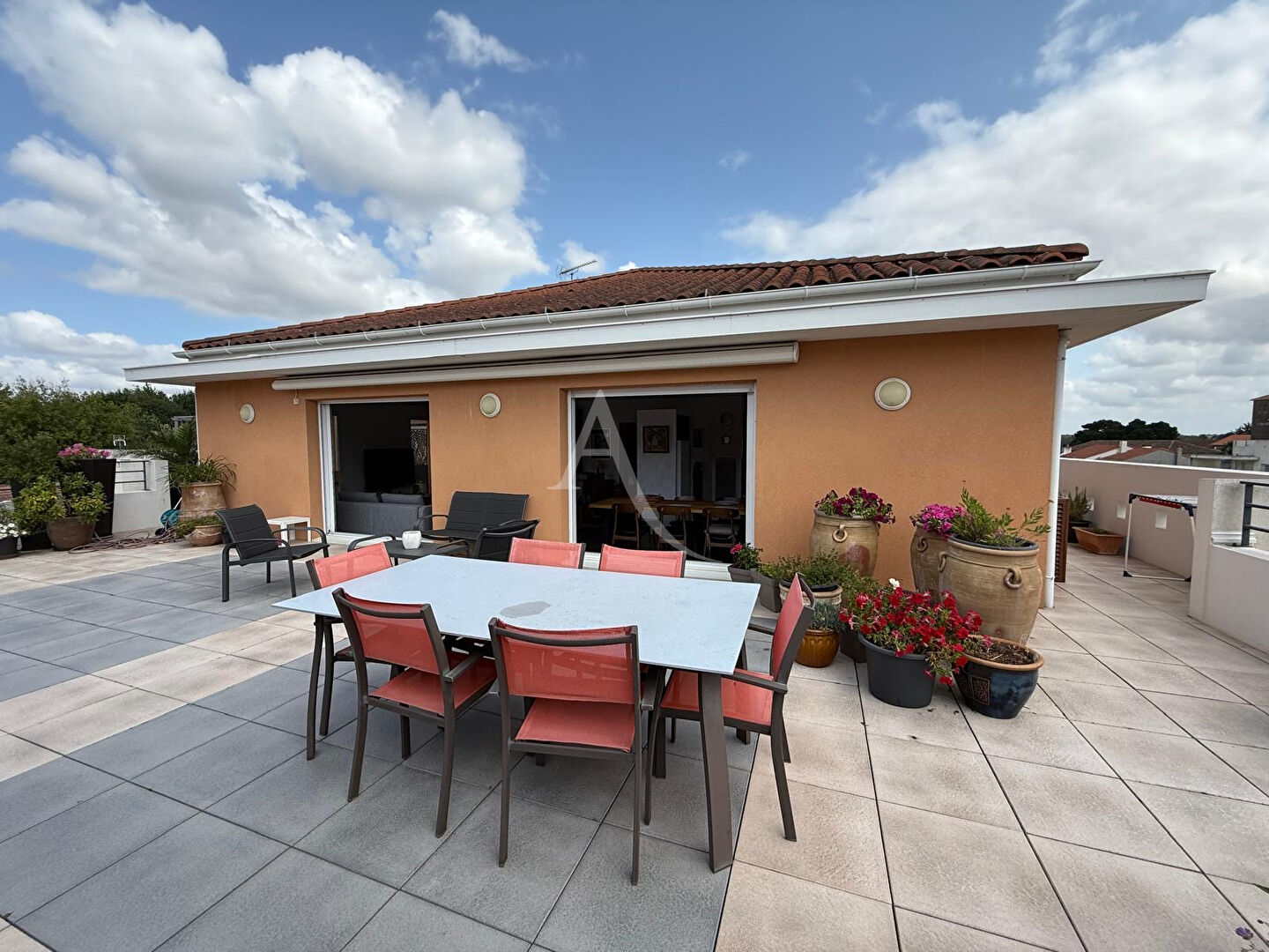Agence immobilière de 
 L'ADRESSE LABEL IMMO 85 - L'adresse La Roche sur Yon St André d'Ornay 
