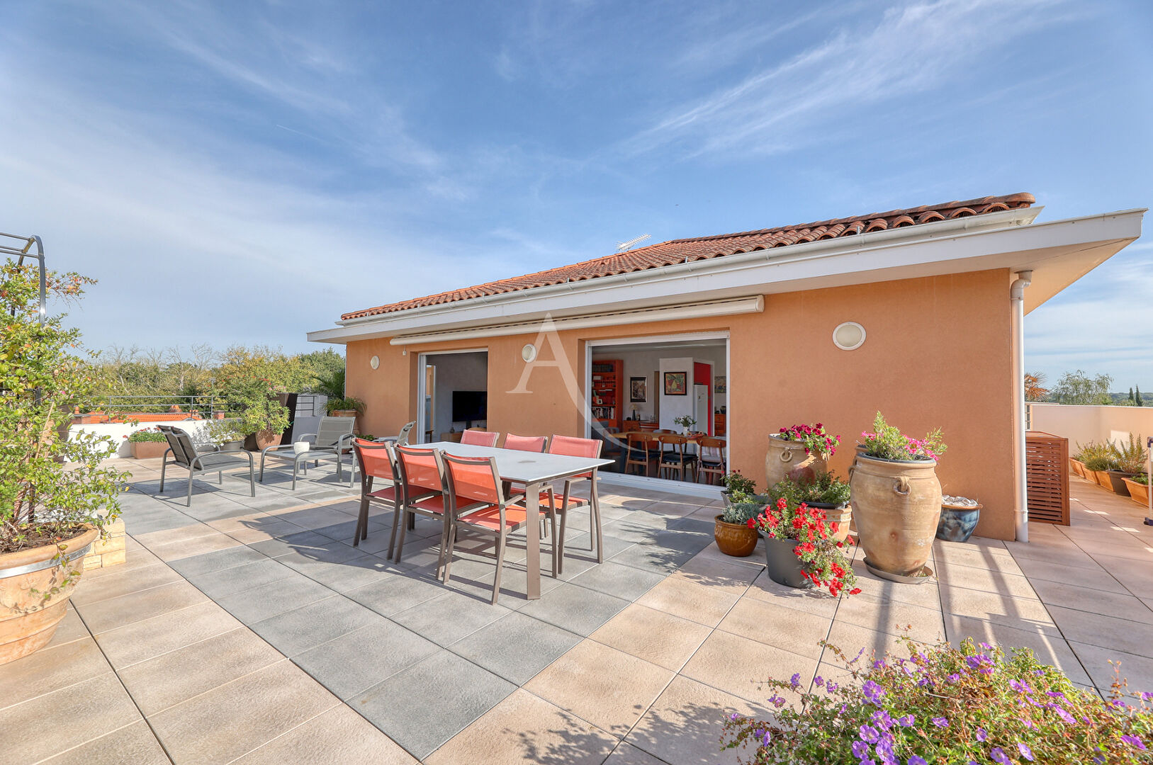 Photo LA ROCHE SUR YON CENTRE - APPARTEMENT DE PRESTIQUE AVEC TERRASSE A VENDRE EXCLUSIVITE AMANDA image 2/6