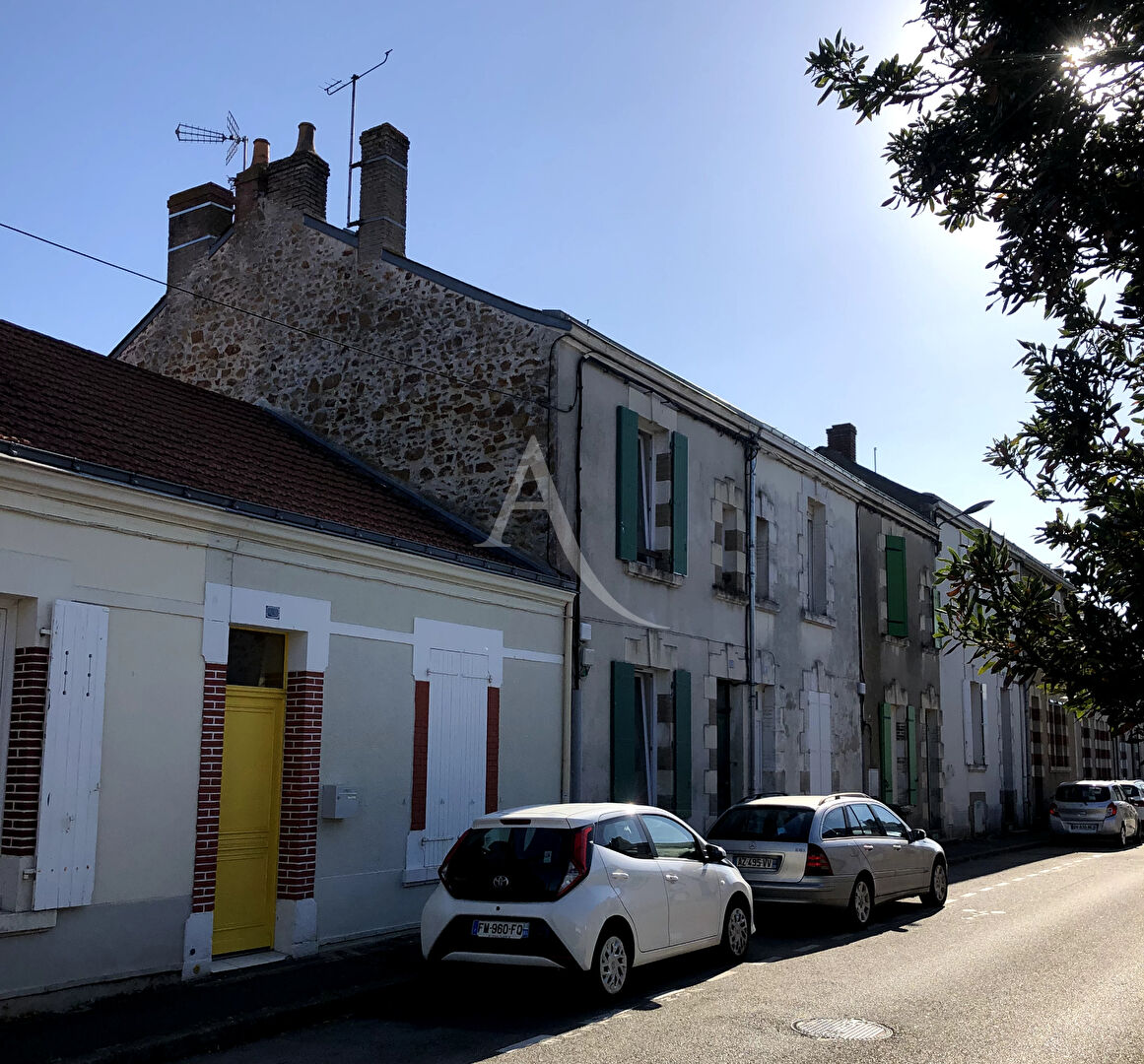 Agence immobilière de 
 L'ADRESSE LABEL IMMO 85 - L'adresse La Roche sur Yon St André d'Ornay 
