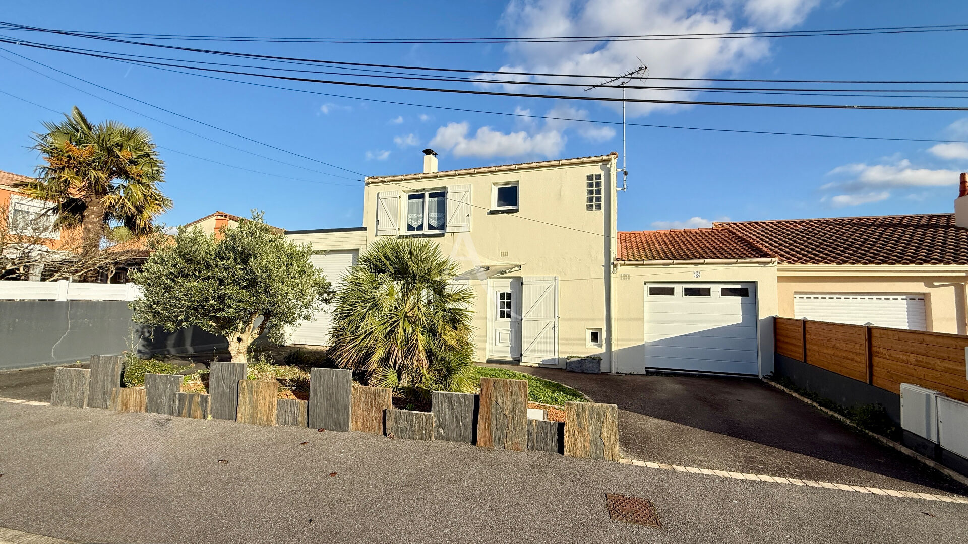 Agence immobilière de L'ADRESSE LABEL IMMO 85 - LABEL IMMO 85