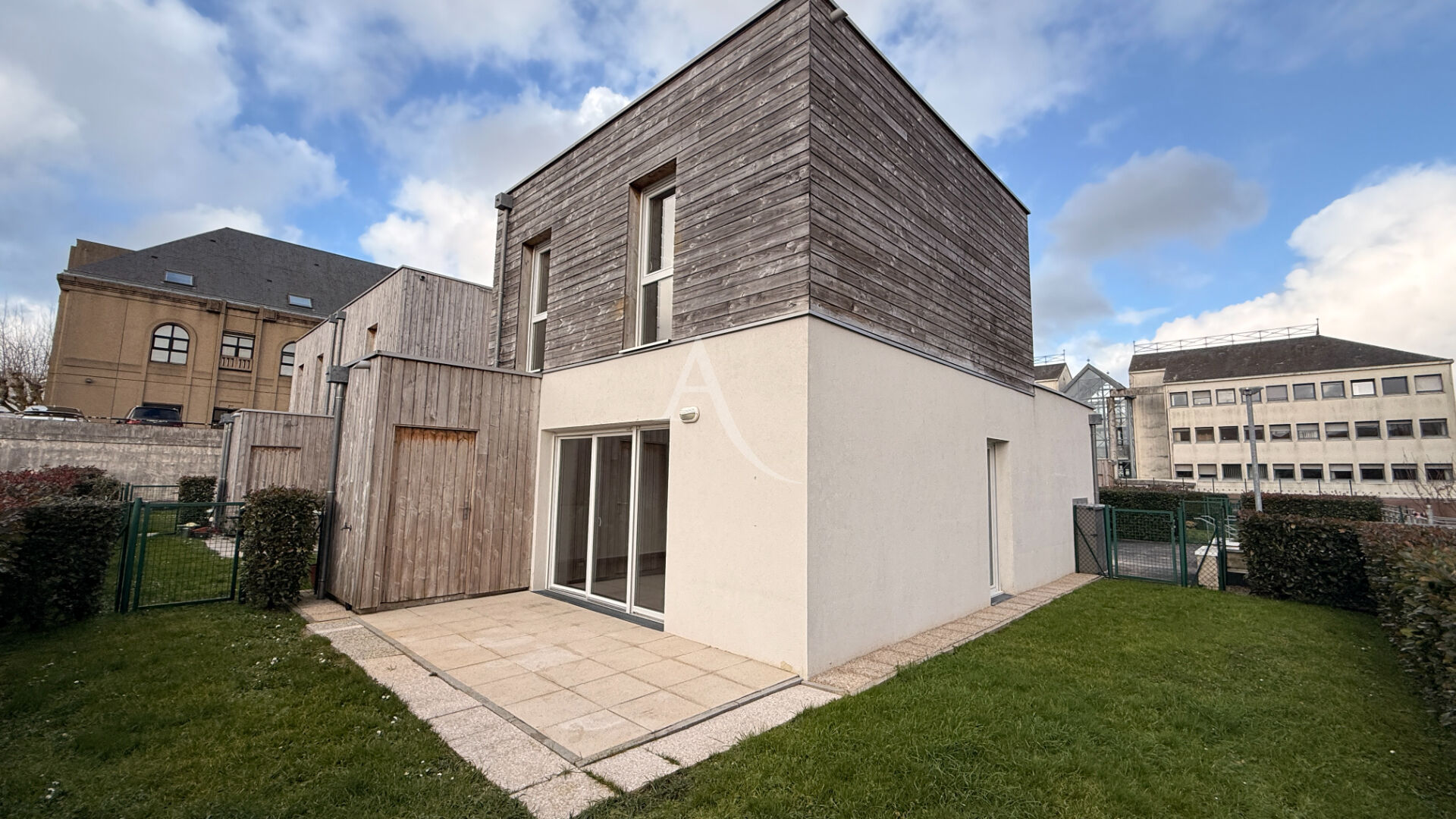 Agence immobilière de 
 L'ADRESSE LABEL IMMO 85 - L'adresse La Roche sur Yon St André d'Ornay 
