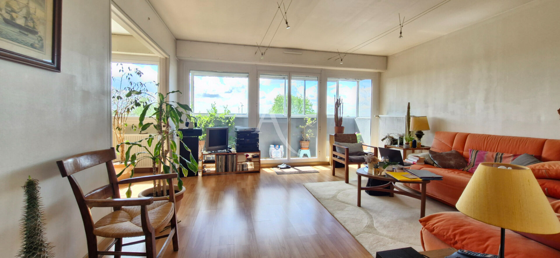 Agence immobilière de 
 L'ADRESSE LABEL IMMO 85 - L'adresse La Roche sur Yon St André d'Ornay 

