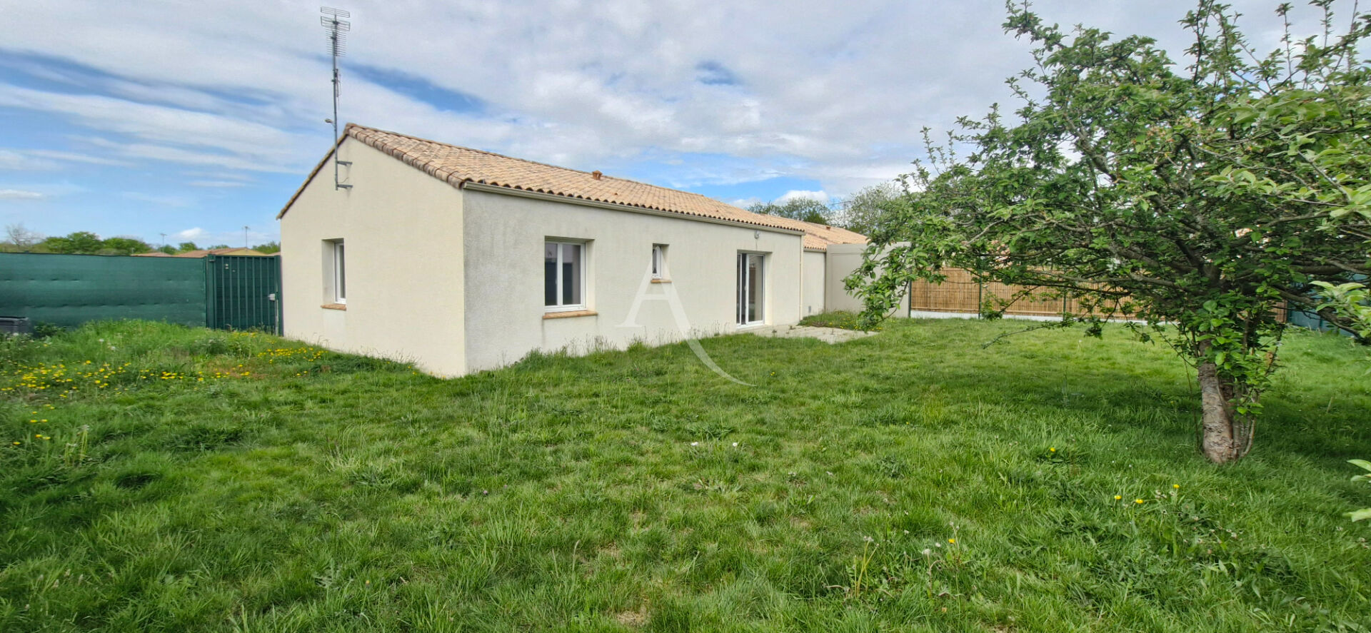 Agence immobilière de 
 L'ADRESSE LABEL IMMO 85 - L'adresse La Roche sur Yon St André d'Ornay 
