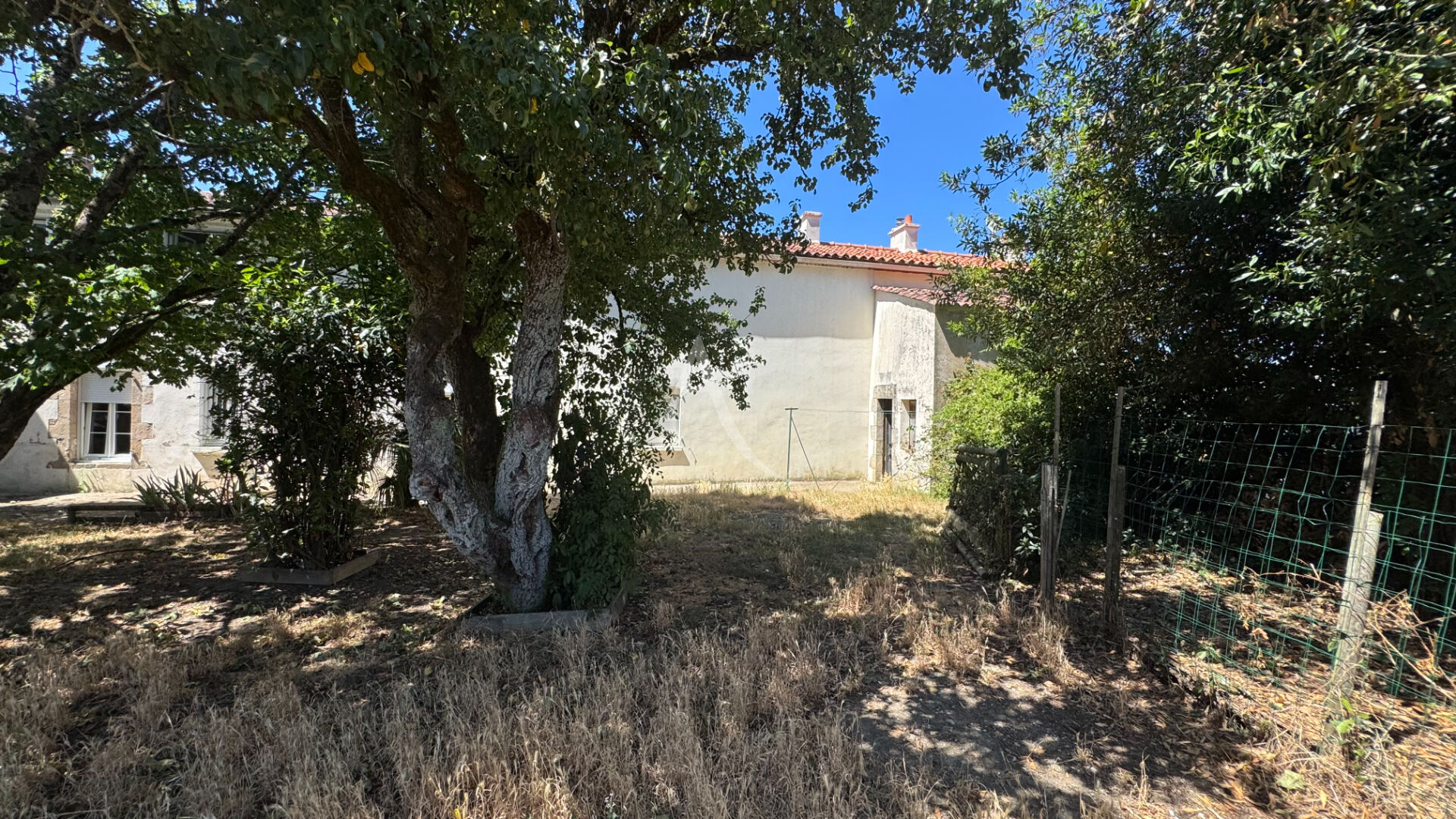 Agence immobilière de 
 L'ADRESSE LABEL IMMO 85 - L'adresse La Roche sur Yon St André d'Ornay 

