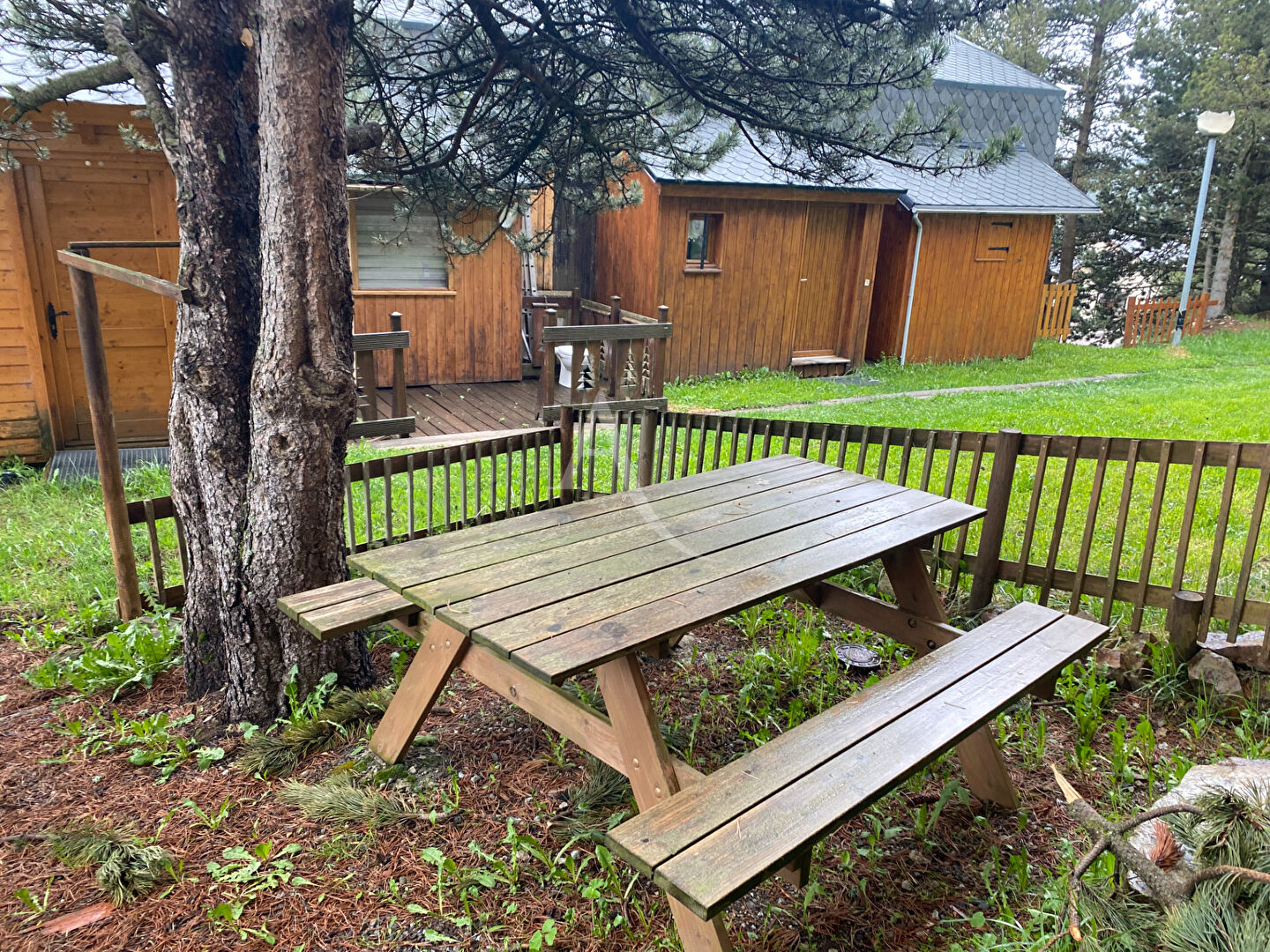 Photo Chalet aux Angles, 3 niveaux, 56,31 m² Carrez + 14.85m² hors carrez, vue lac & montagne, exposition Sud Est image 4/6