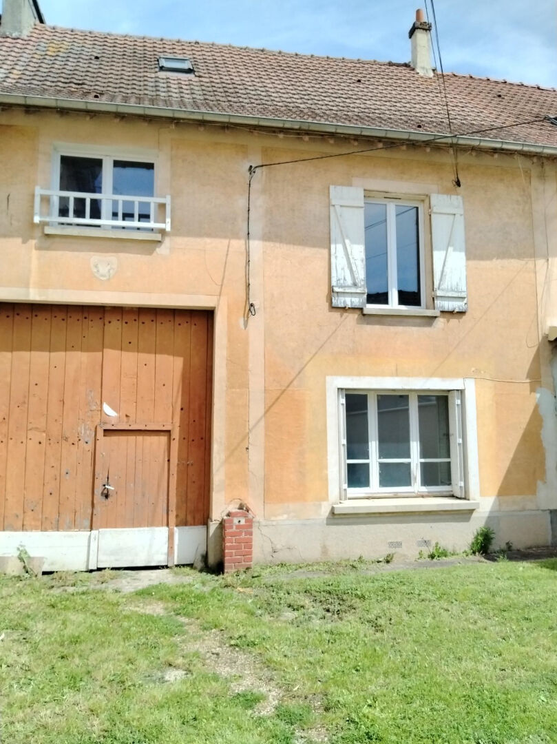 Maison de village avec jardin