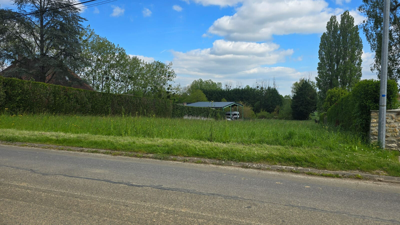 Photo Terrain constructible de 2290 m2 - 22 m de façade - proche Coulommiers image 1/2