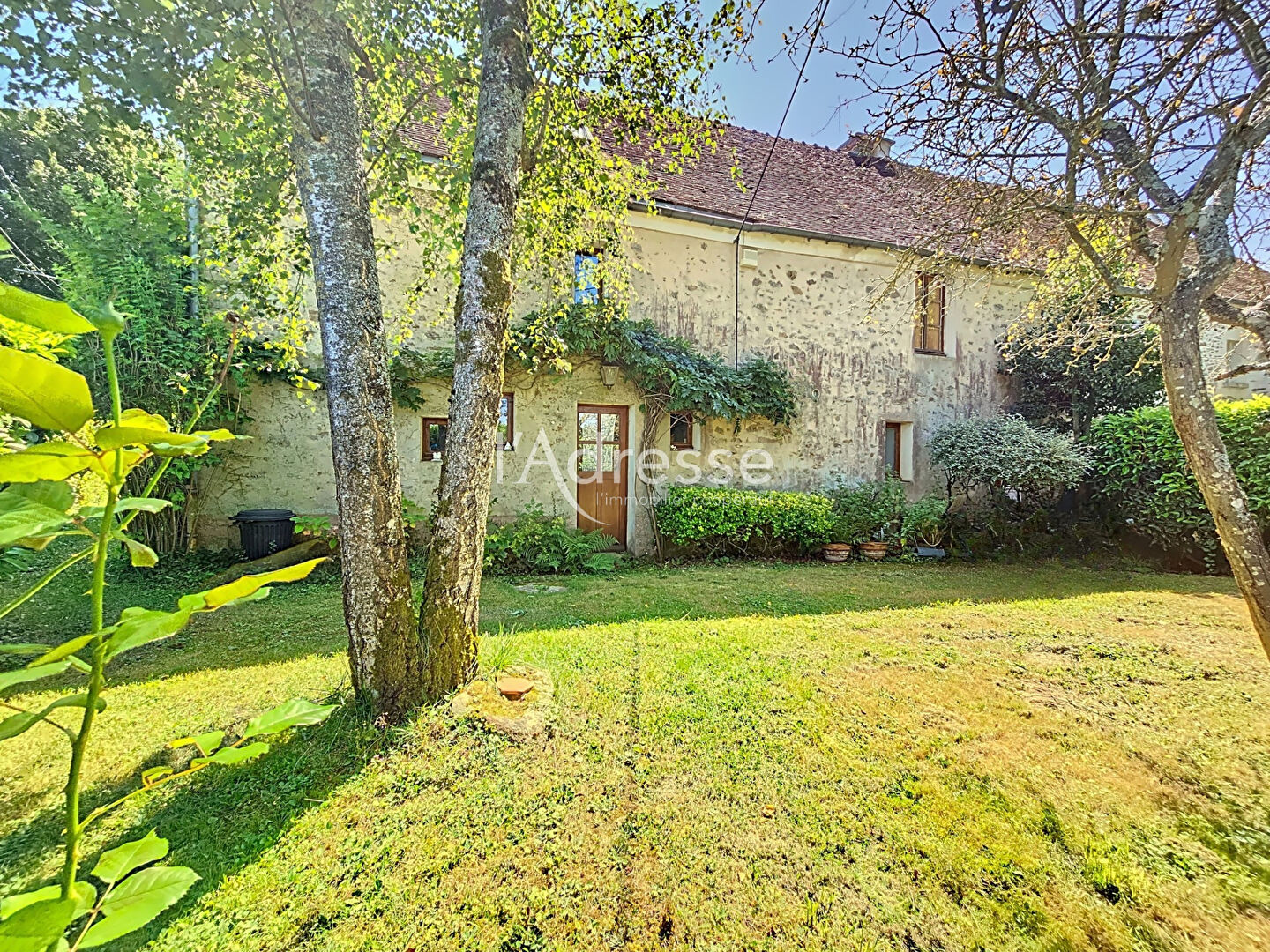 À Vendre : Charmante Maison Briarde au Coeur de la Campagne : Allure Authentique et Cadre Bucolique