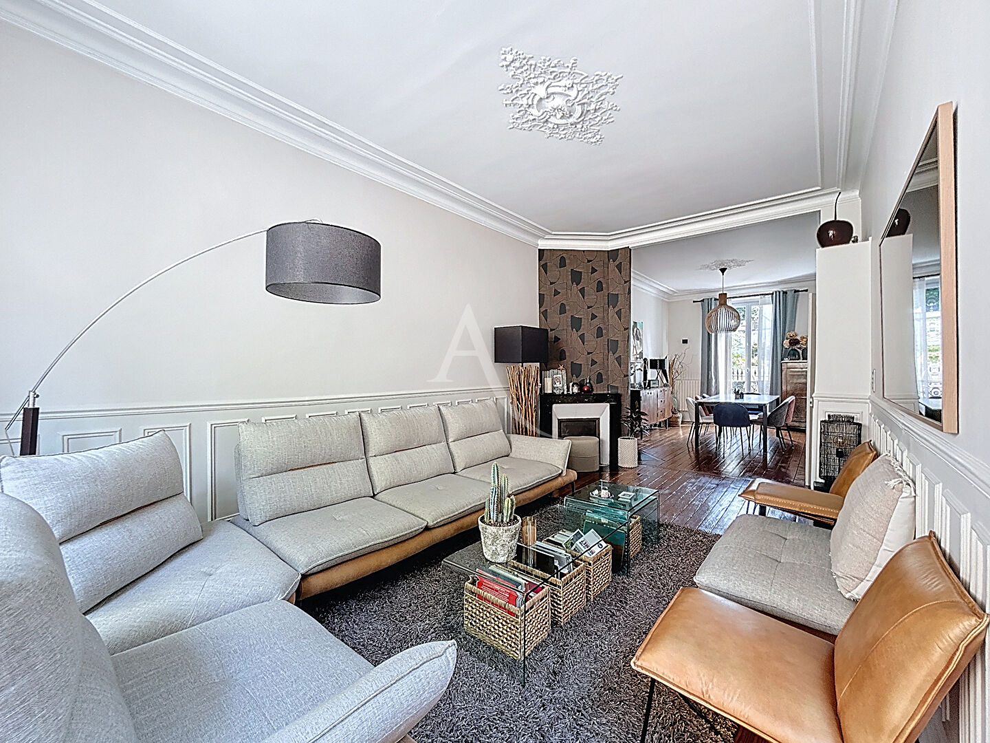 Maison centre ville de Meaux - 210 m² - 6 chambres - terrasse - jardin - cave totale - 4 places de stationnement