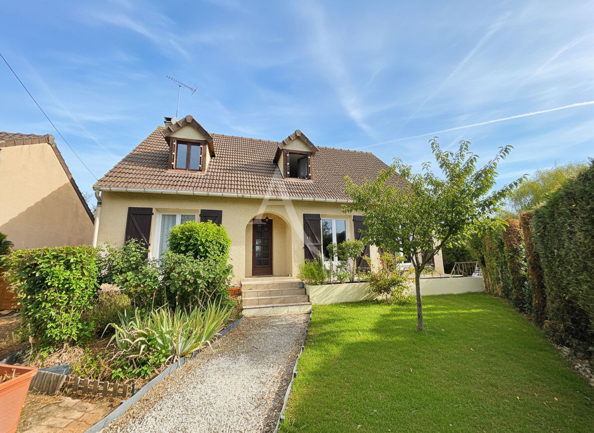Maison familiale 5 chambres avec jardin et sous-sol à Penchard