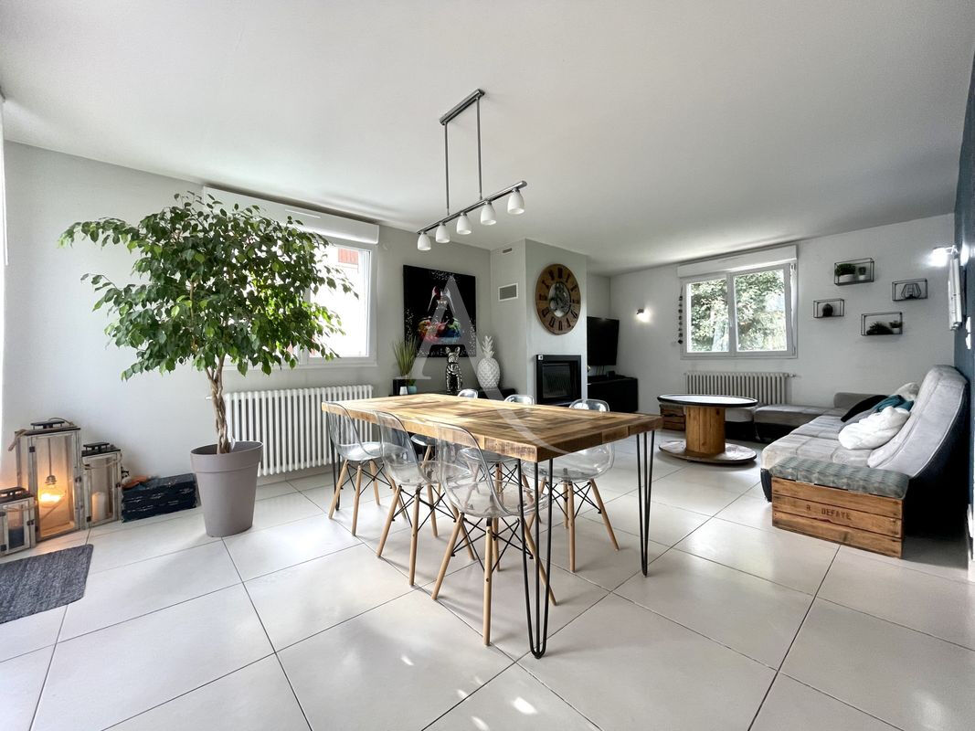 Photo Superbe maison dans le coeur de ville de Meaux - 5 chambres - sous-sol total - jardin 1160 m2 image 2/6