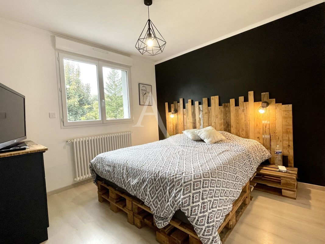 Photo Superbe maison dans le coeur de ville de Meaux - 5 chambres - sous-sol total - jardin 1160 m2 image 5/6