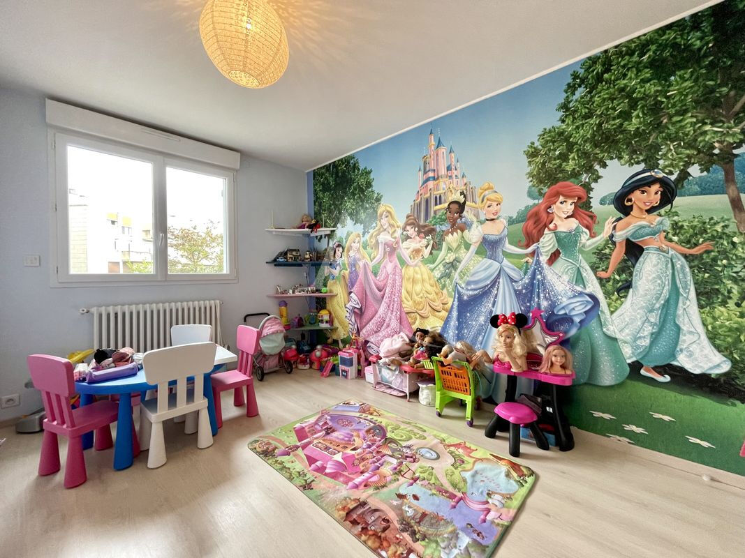 Photo Superbe maison dans le coeur de ville de Meaux - 5 chambres - sous-sol total - jardin 1160 m2 image 6/6