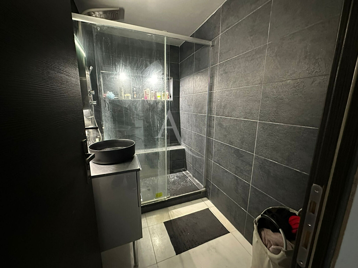 Photo Appartement F2 une chambre, cave + place de parking en sous sol image 4/6