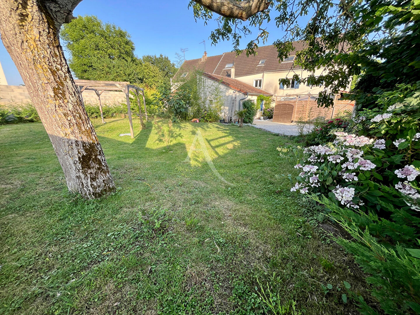 Chambry  maison 5 chambres avec terrasse et jardin