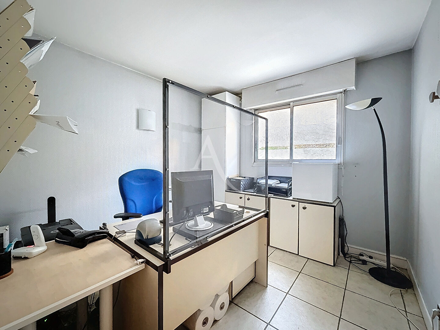 Photo Bureaux en rdc à Thorigny sur Marne - proche gare de Lagny sur Marne - place de stationnement image 3/6