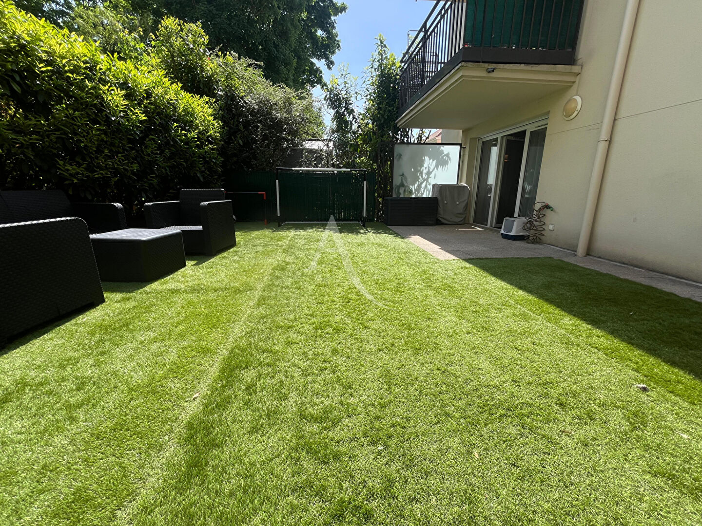 Appartement à vendre 3 pièces VILLENOY (77) avec jardin et parking.