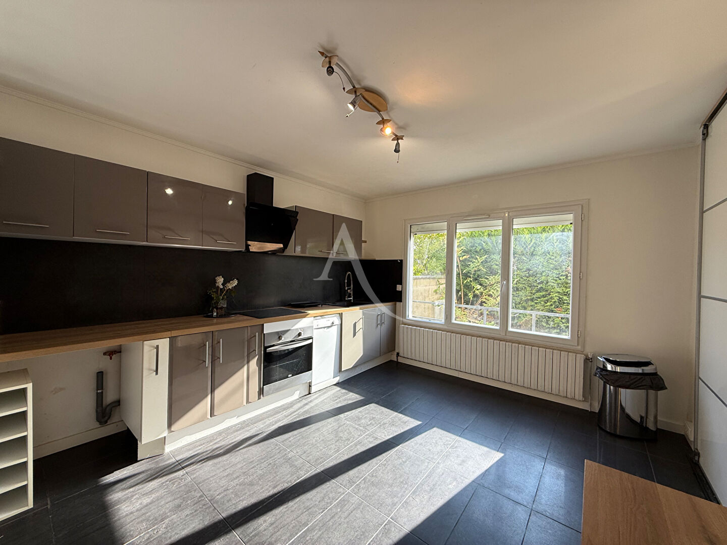 Photo Maison principale + dépendance ? double potentiel à Chelles image 2/6