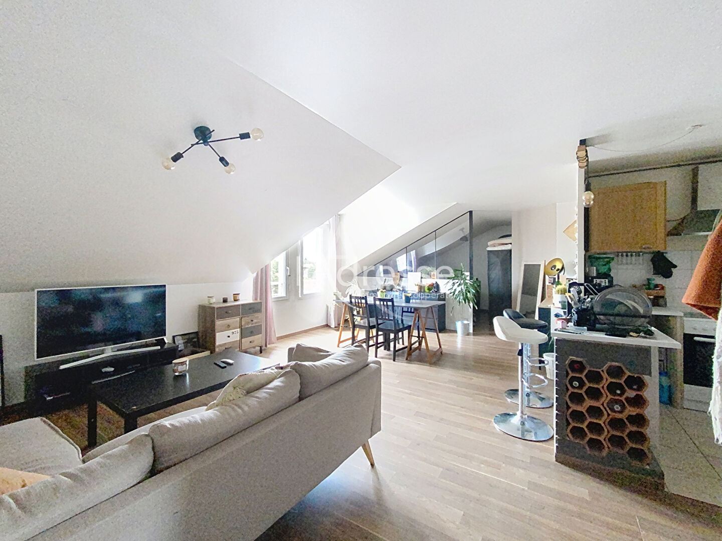 À VENDRE type F2 Dernier étage façon Rooftop Hyper-centre Chelles