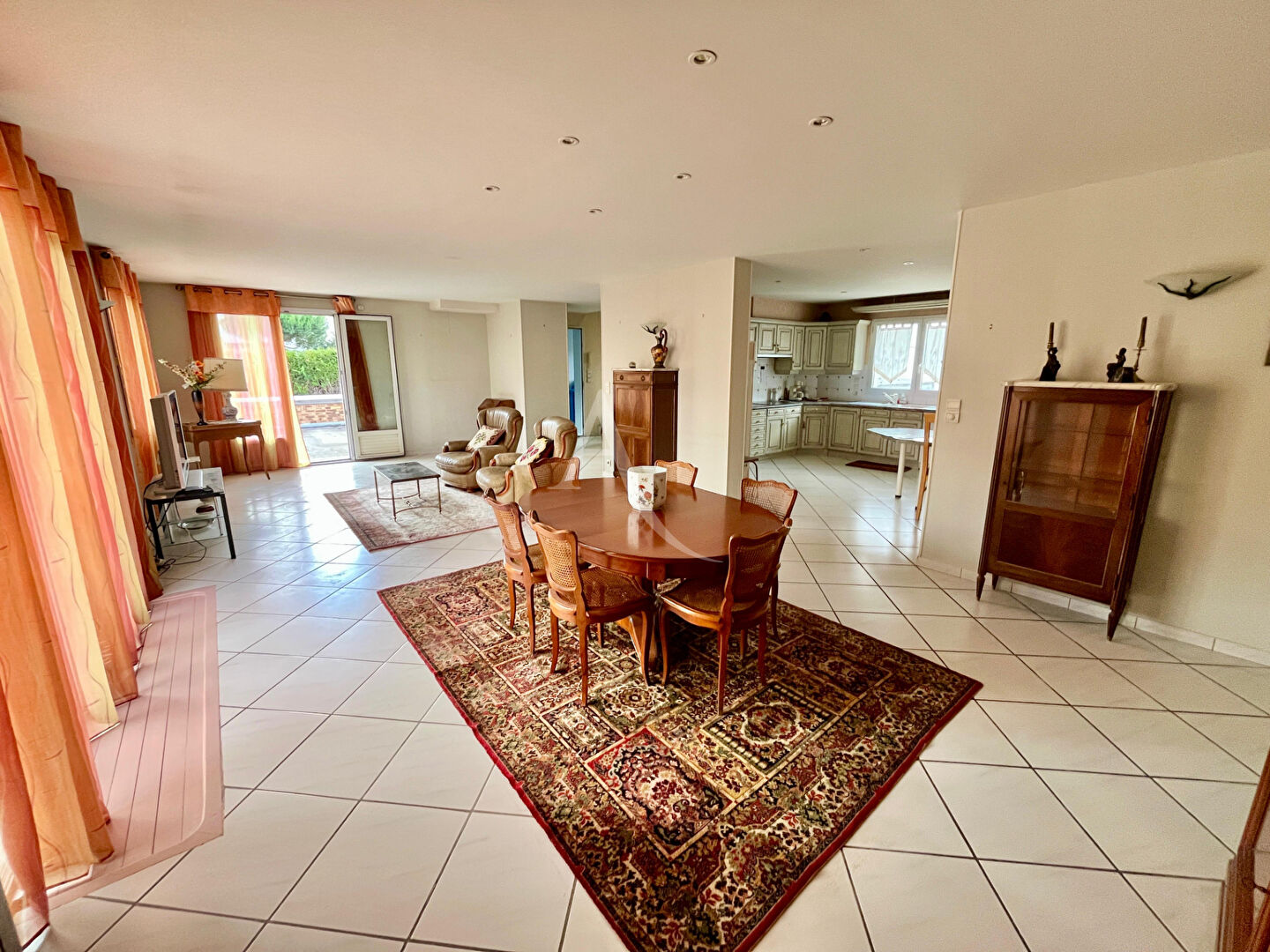 LA FERTE SOUS JOUARRE - APPARTEMENT 4 chambres avec terrasse et garage