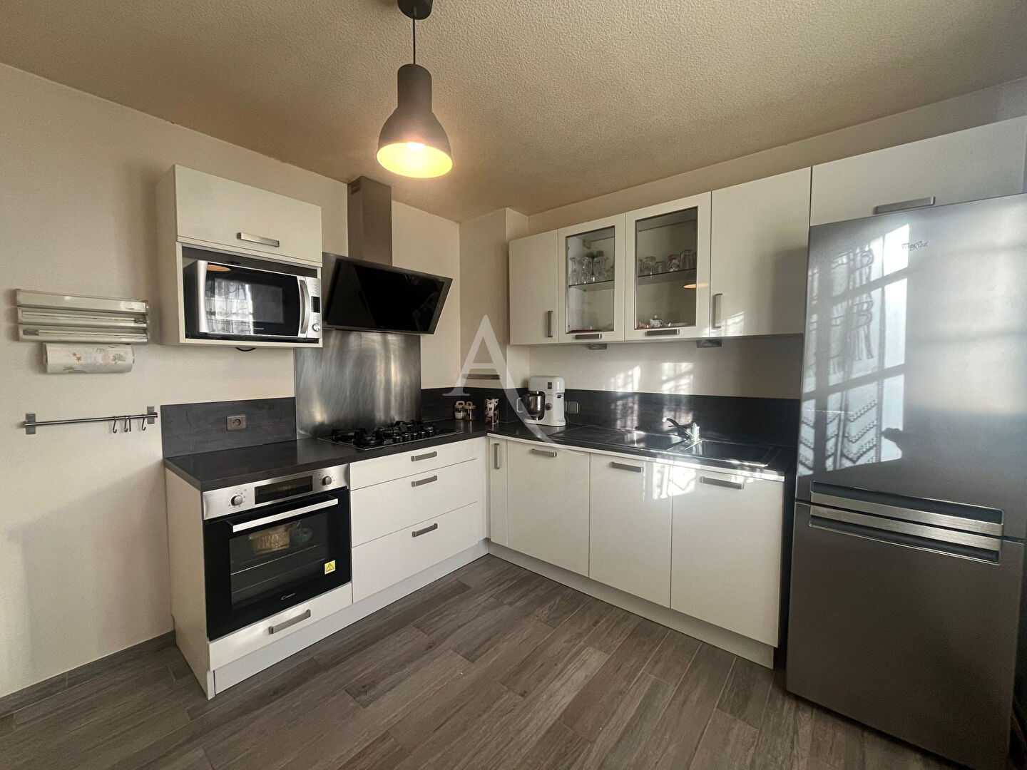 Photo Maison 7 pièce(s) 141 m2 image 2/6