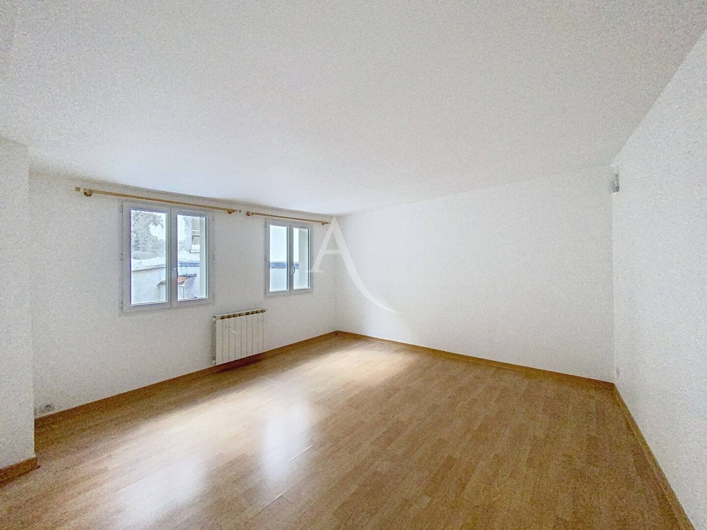 Photo Maison triplex en hyper-centre de Meaux ? 92 m² habitables ? Rare sur le marché ! image 4/6