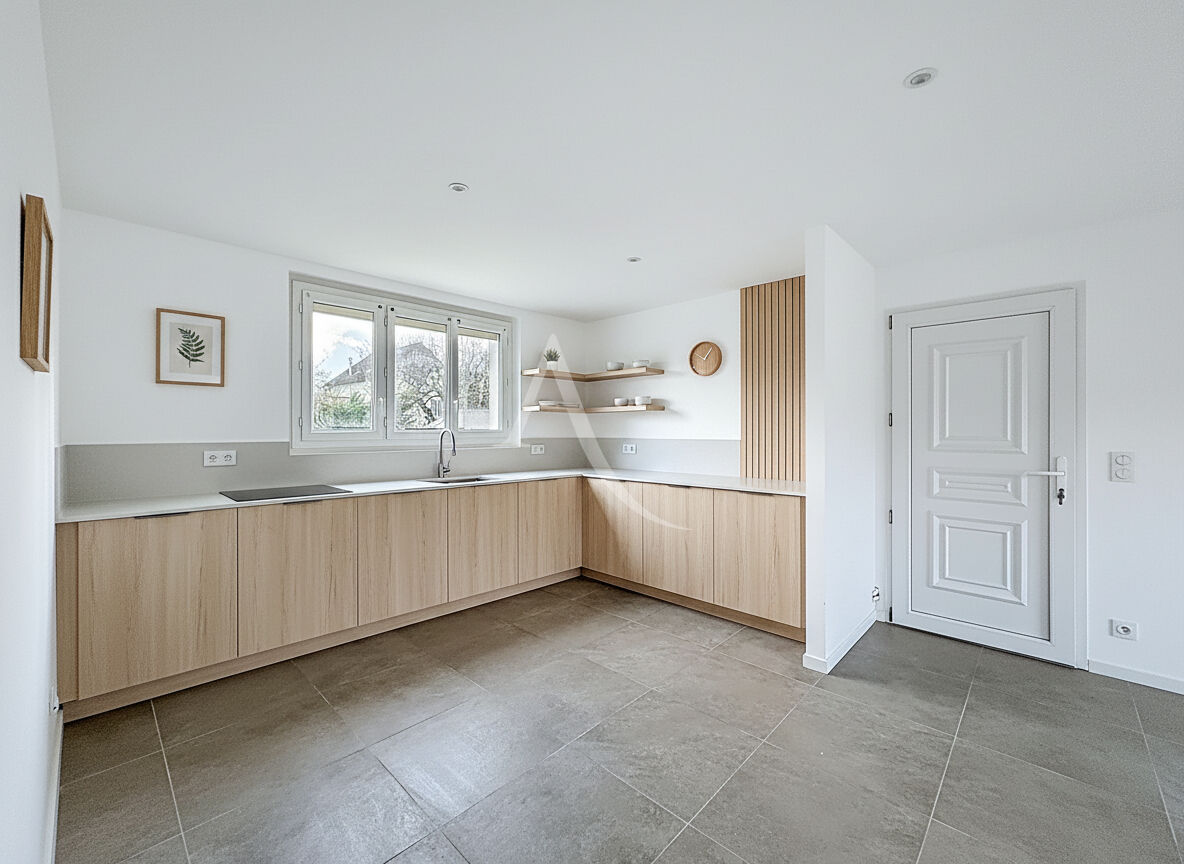 Photo Coup de coeur - Maison à Meaux secteur Clos Godet - 6 chambres - jardin de 476 m2 - sous-sol total image 2/6