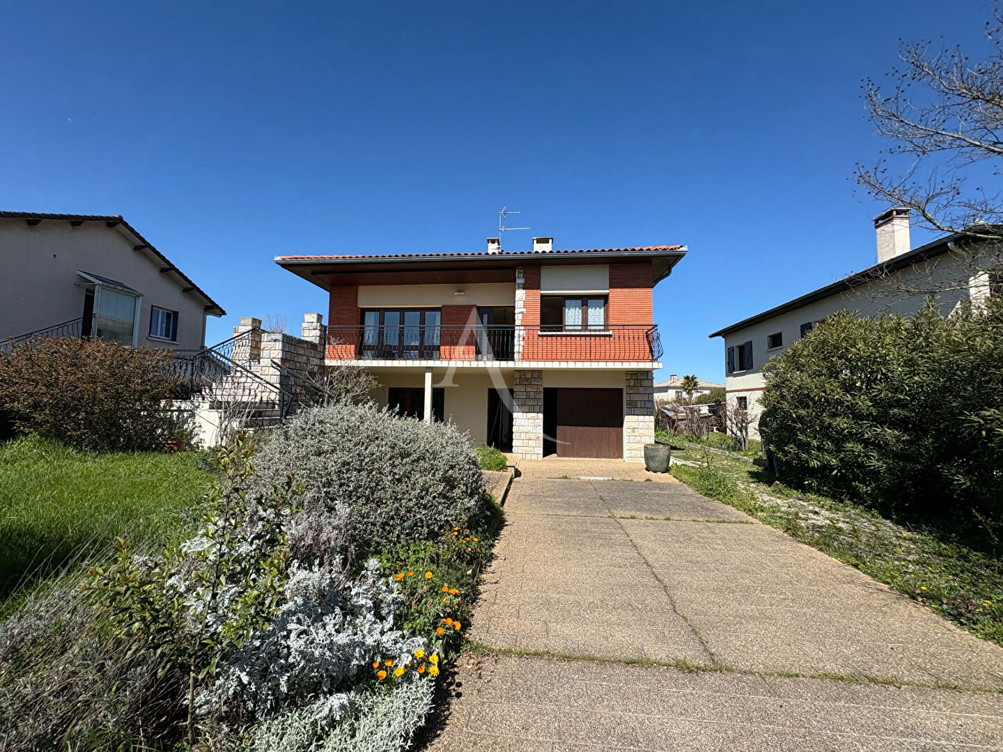 Agence immobilière de L'ADRESSE BH IMMOBILIER - L'Adresse AERO Immobilier