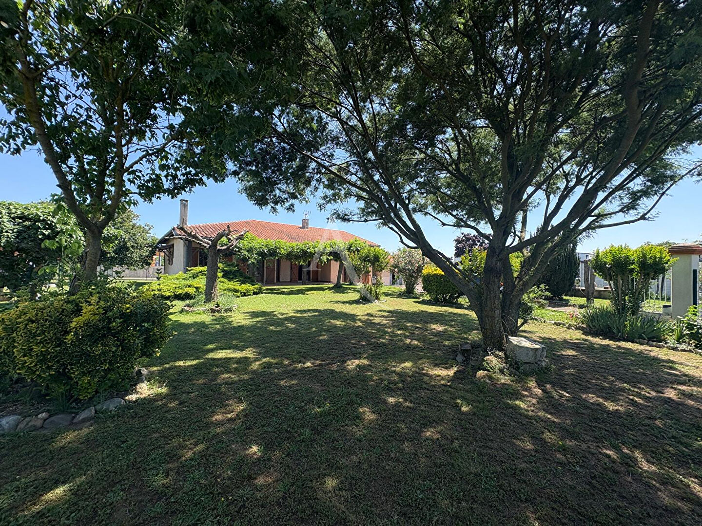 Agence immobilière de L'ADRESSE BH IMMOBILIER - L'Adresse AERO Immobilier