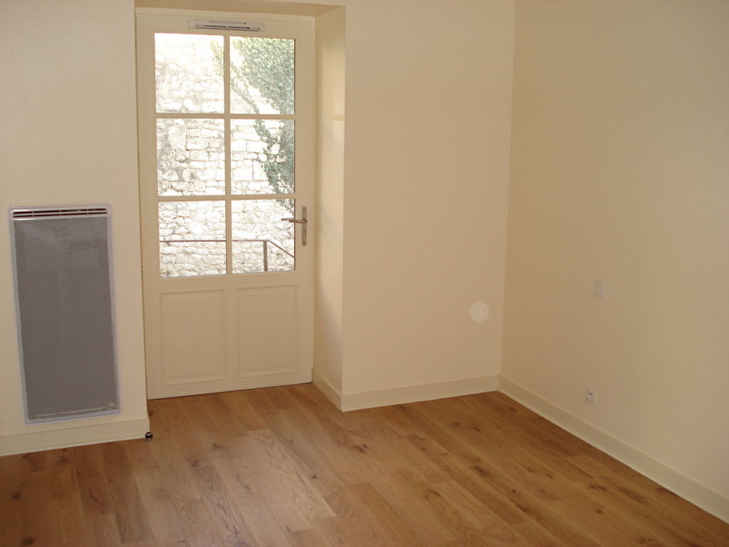 Photo Appartement à FONTENAY LE COMTE image 2/6