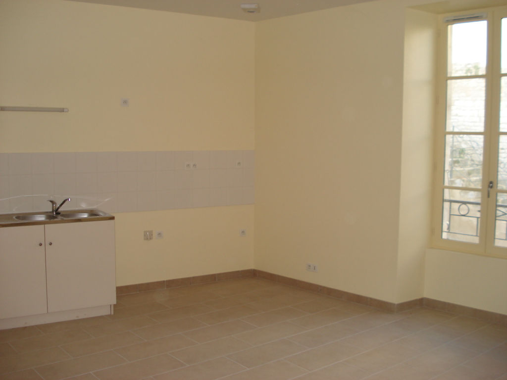 Photo Appartement à FONTENAY LE COMTE image 4/6