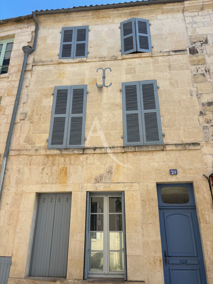 Agence immobilière de L'Adresse  LAU DU MARAIS - L'ADRESSE LAU DES NAIADES