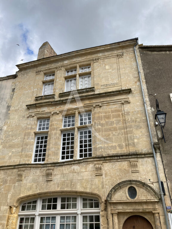 Agence immobilière de L'Adresse  LAU DU MARAIS - L'ADRESSE LAU DES NAIADES