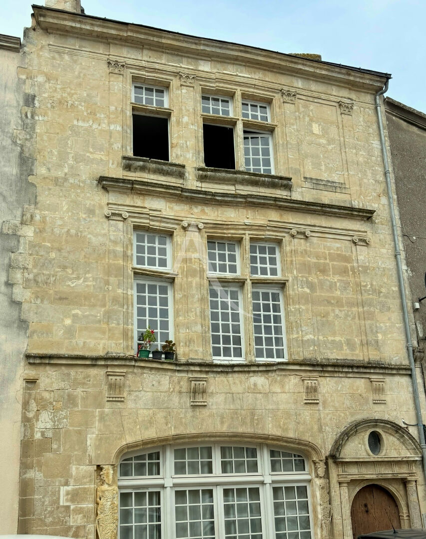 Agence immobilière de L'Adresse  LAU DU MARAIS - L'ADRESSE LAU DES NAIADES