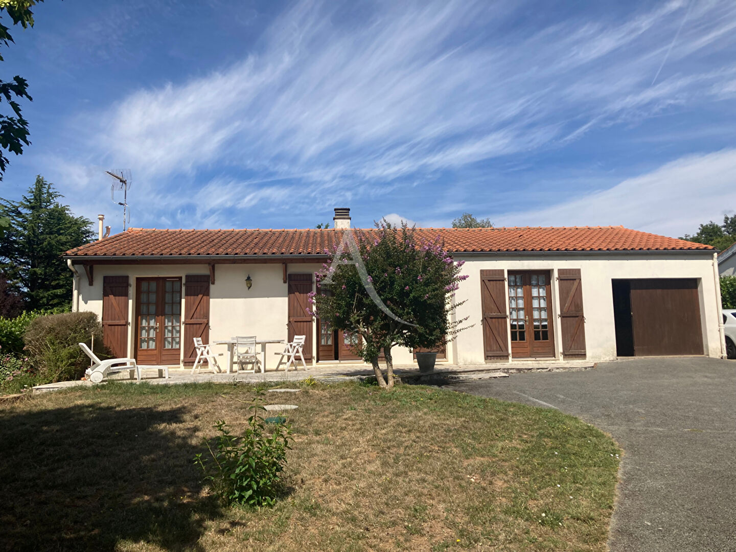 Agence immobilière de L'Adresse  LAU DU MARAIS - L'ADRESSE LAU DES NAIADES
