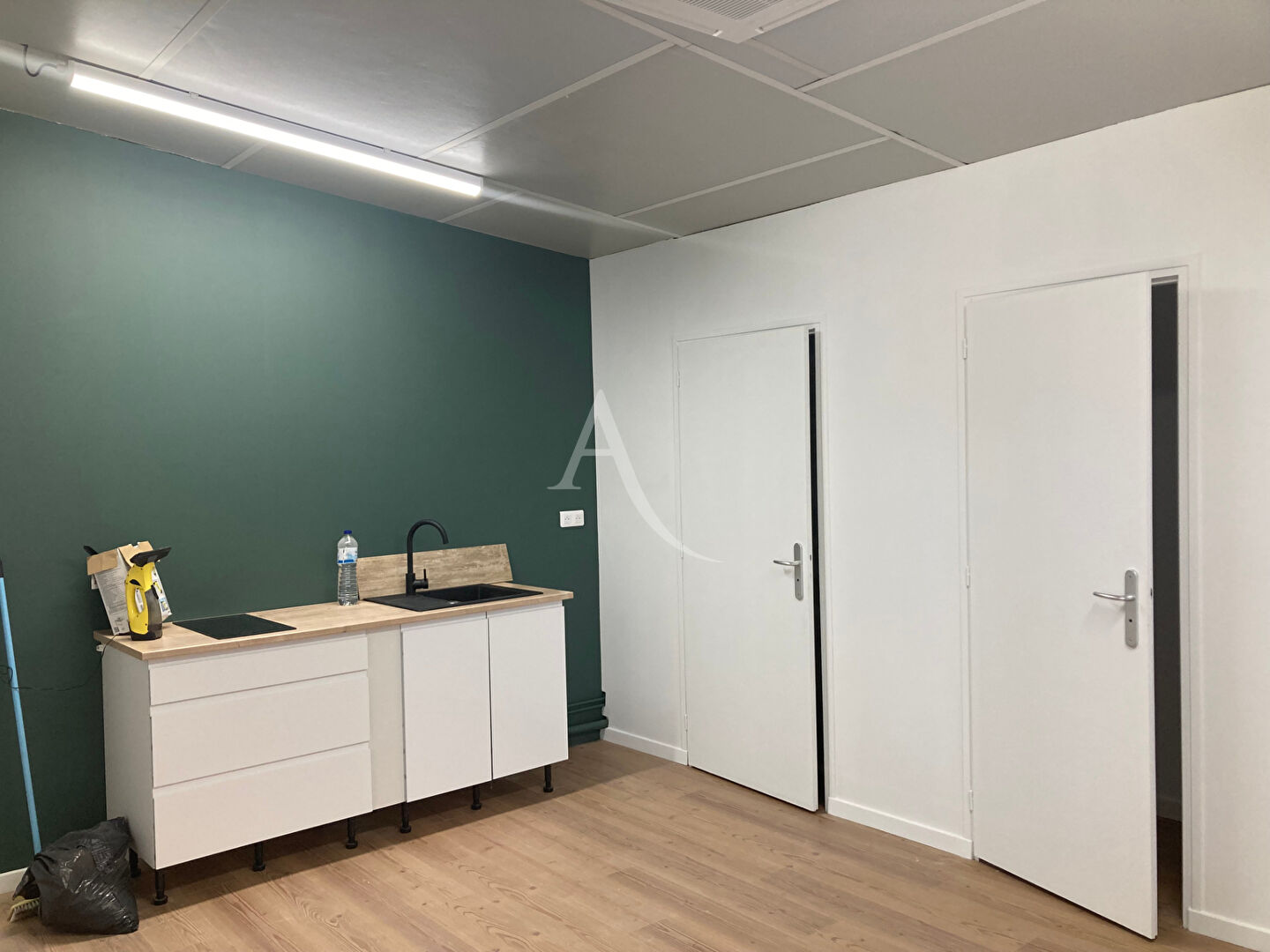 Photo Bureaux Fontenay Le Comte 156 m2 image 5/6