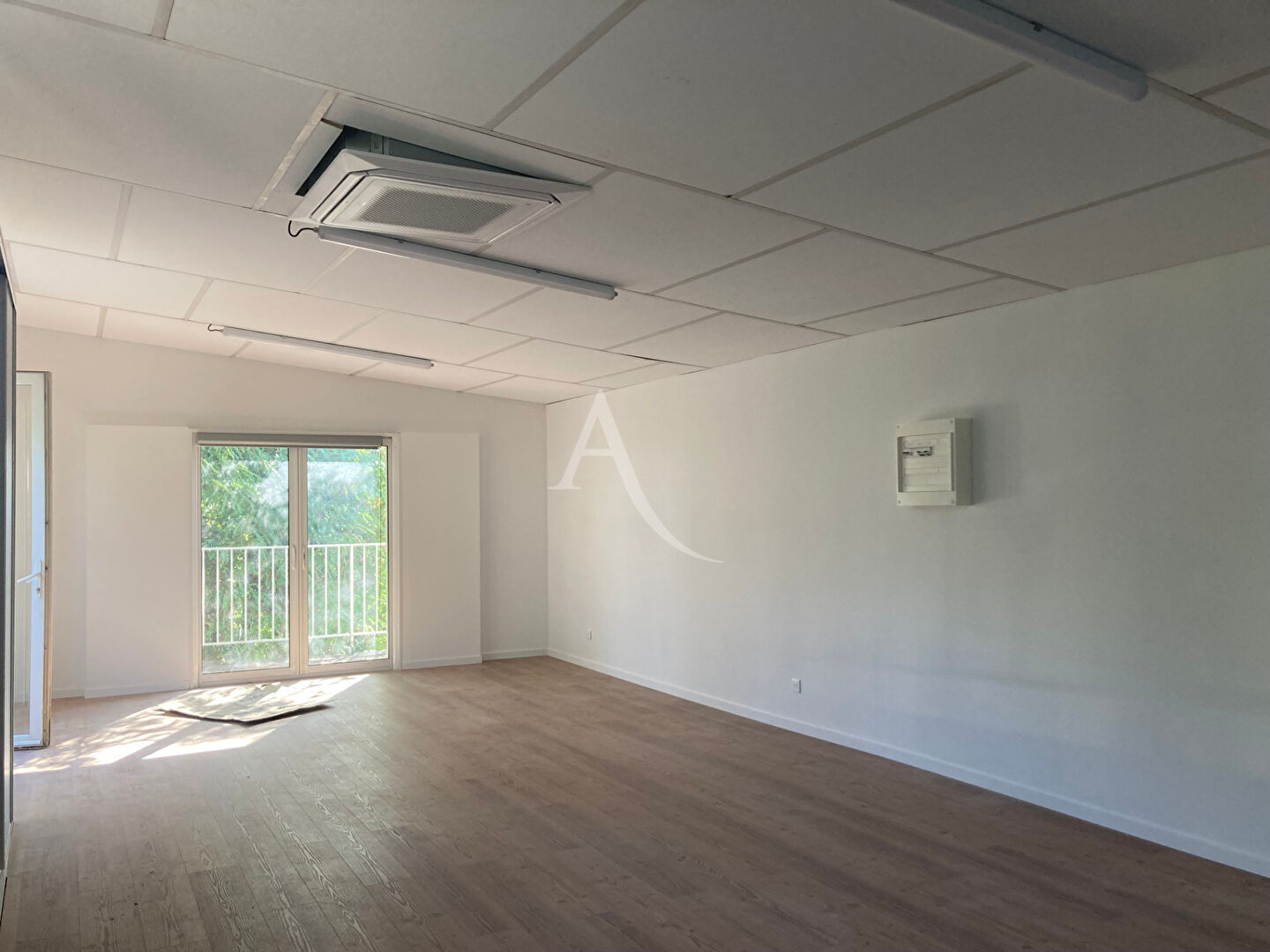 Photo Bureaux Fontenay Le Comte 156 m2 image 6/6