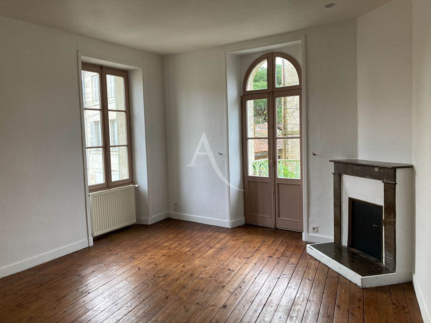 Agence immobilière de L'Adresse  LAU DU MARAIS - L'ADRESSE LAU DES NAIADES