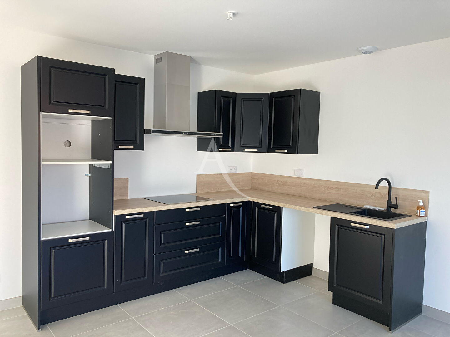 Agence immobilière de 
 L'Adresse  LAU DU MARAIS - L'ADRESSE MARANS 
