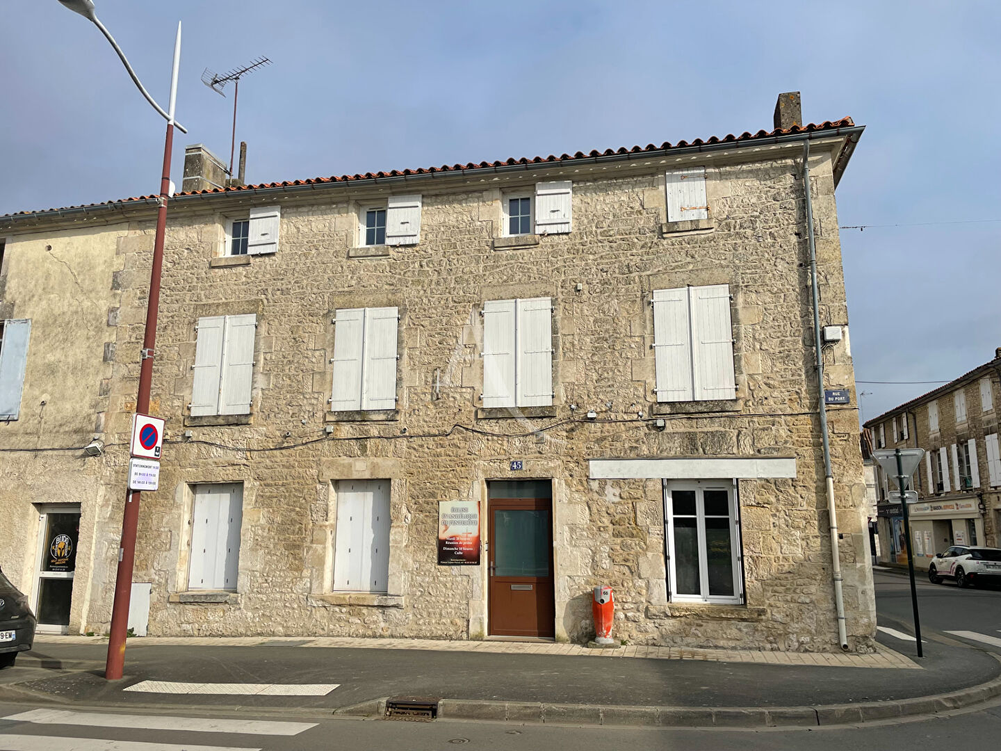 Agence immobilière de L'Adresse  LAU DU MARAIS - L'ADRESSE LAU DES NAIADES