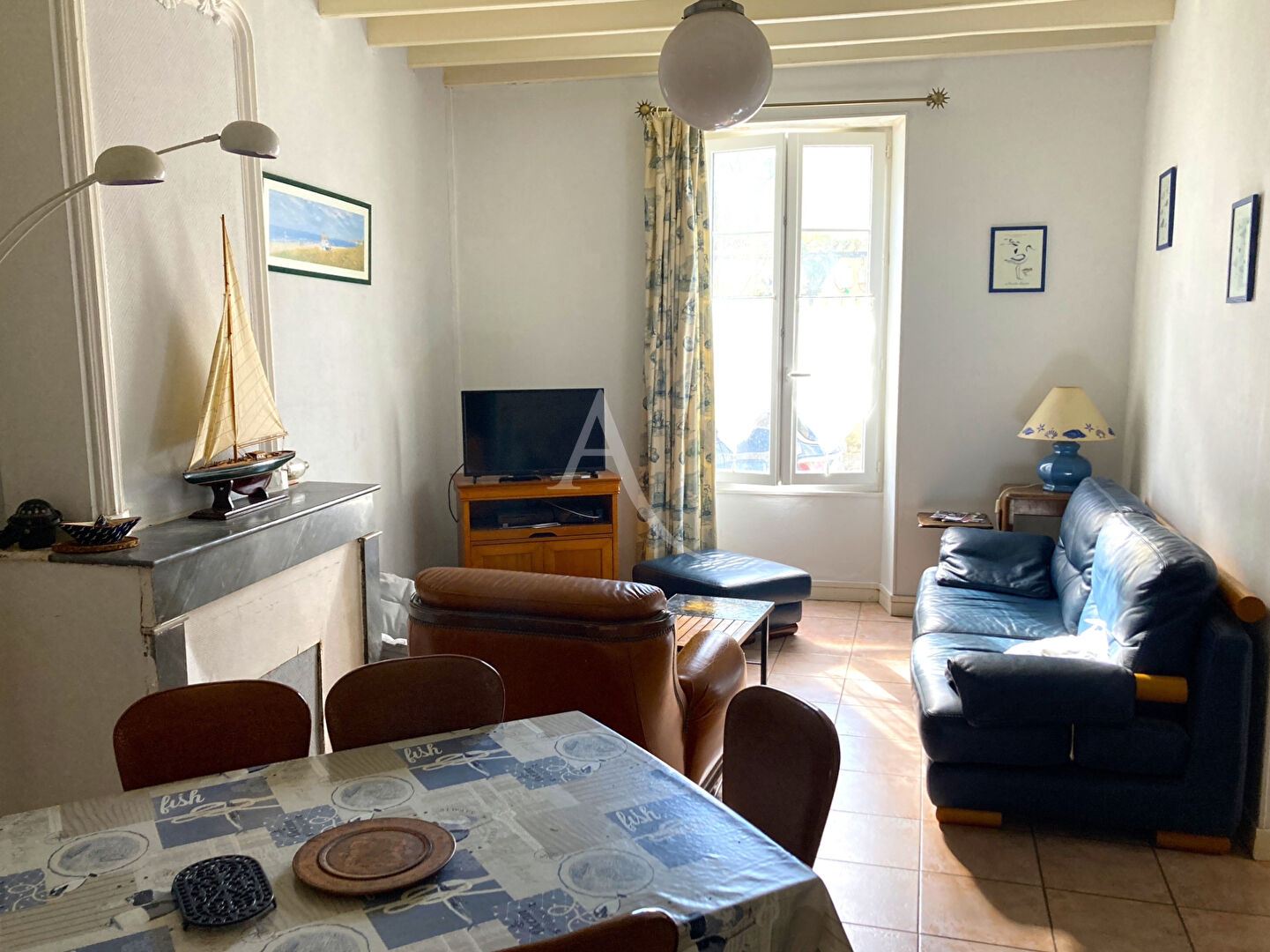 Agence immobilière de 
 L'Adresse  LAU DU MARAIS - L'ADRESSE MARANS 
