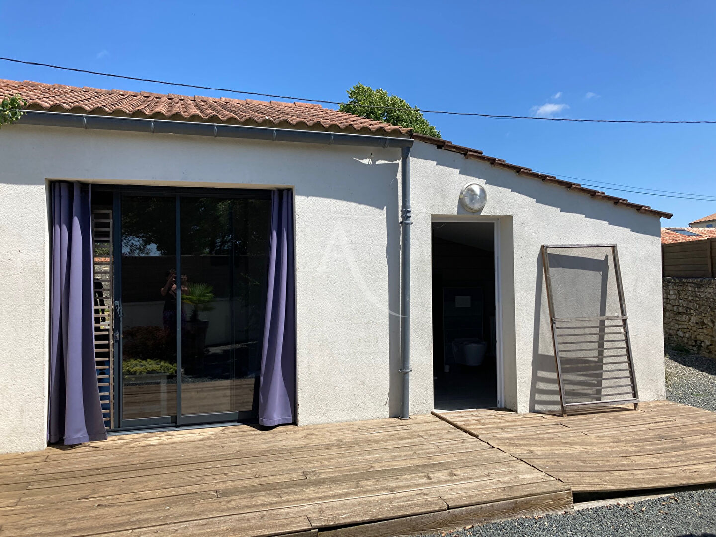 Agence immobilière de 
 L'Adresse  LAU DU MARAIS - L'ADRESSE MARANS 
