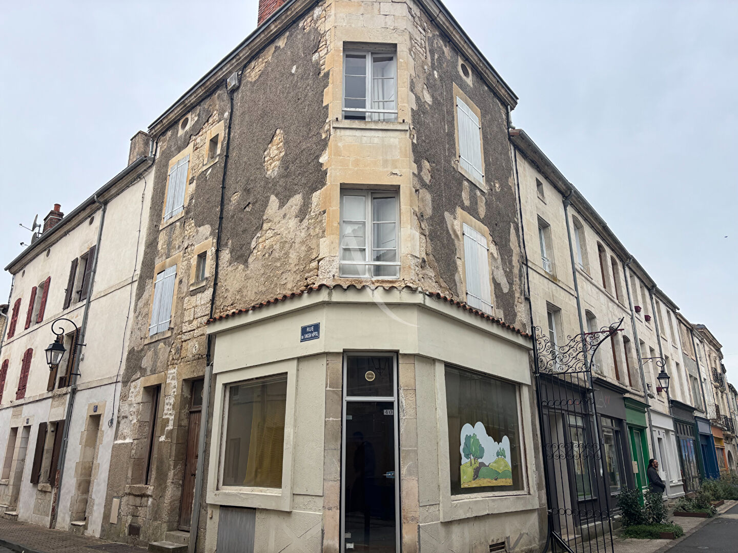 Agence immobilière de L'Adresse  LAU DU MARAIS - L'ADRESSE LAU DES NAIADES