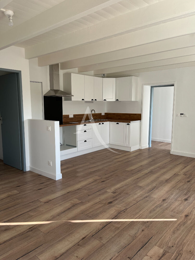 Photo Maison sur deux niveaux à SERIGNY image 1/5