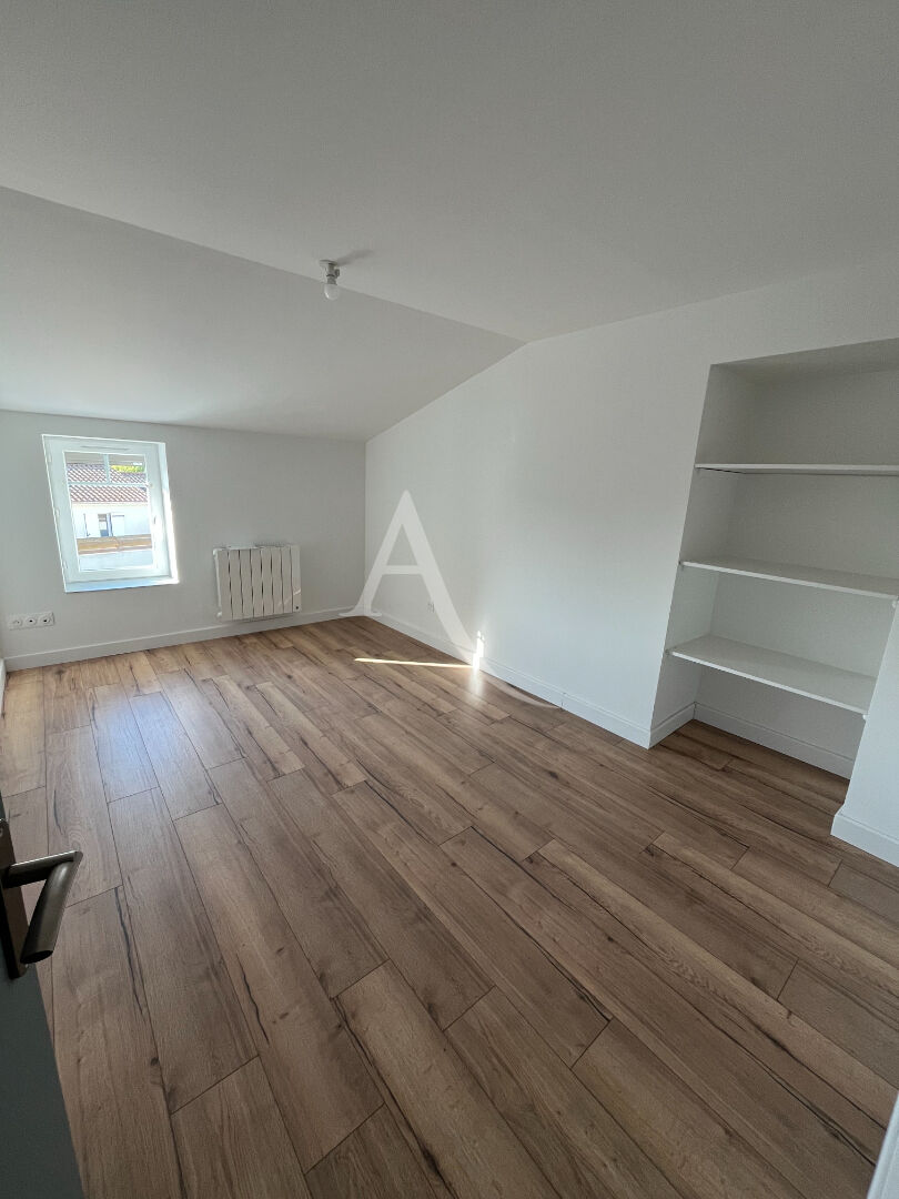 Photo Maison sur deux niveaux à SERIGNY image 3/5
